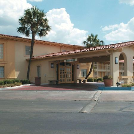 Hotel Baymont By Wyndham San Antonio South Park Exterior foto